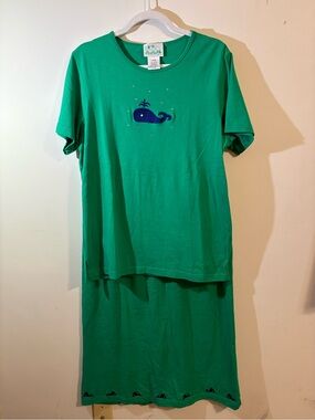 Quacker Factory shirt / skirt set Large embroidered green blue whale Graphic set